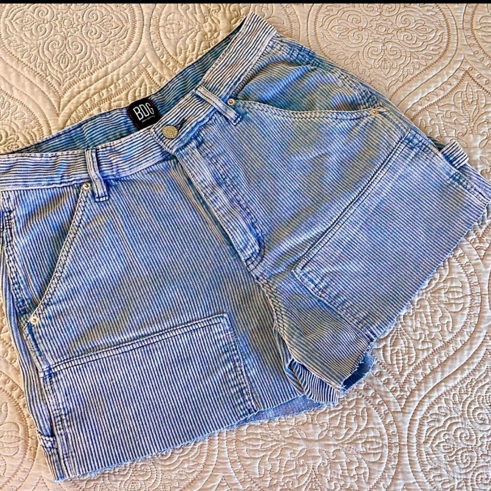 Urban Outfitters BDG High-Rise Carpenter style wide corduroy blue shorts size 27 - Picture 2 of 5